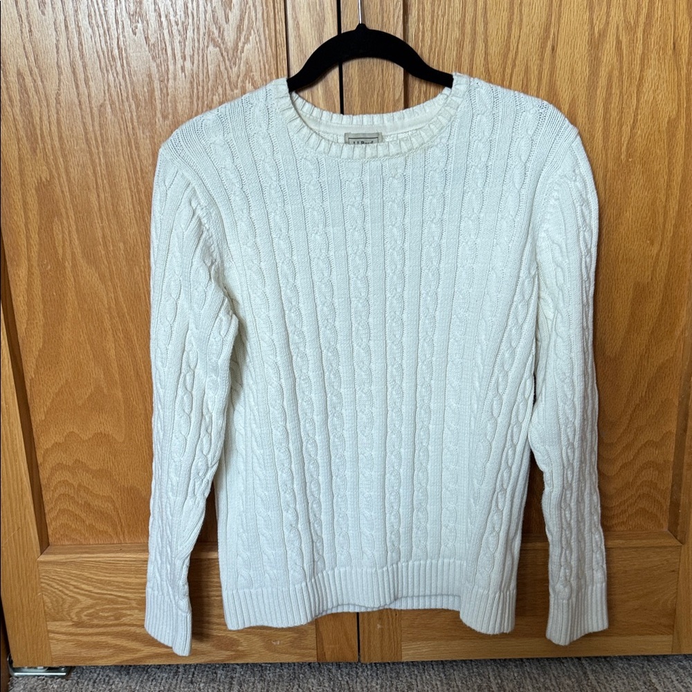 L.L. Bean cotton cable knit sweater sz large. EUC creamy white
